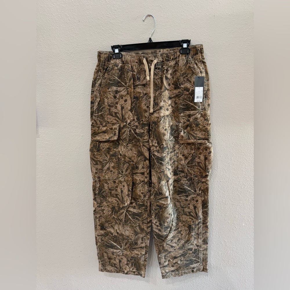 BNWT CAMO CARGO PANTS FROM ORIGINAL USE FROM TARGET